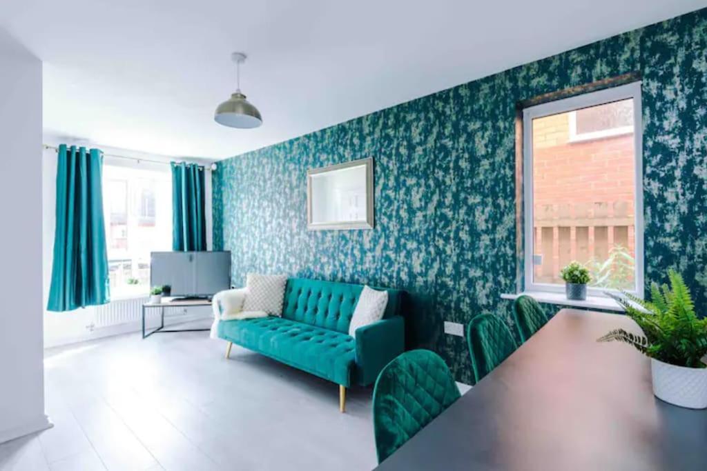 Spacious 5 Bedroom Home Hosted By Mcr Dens Manchester Exterior foto